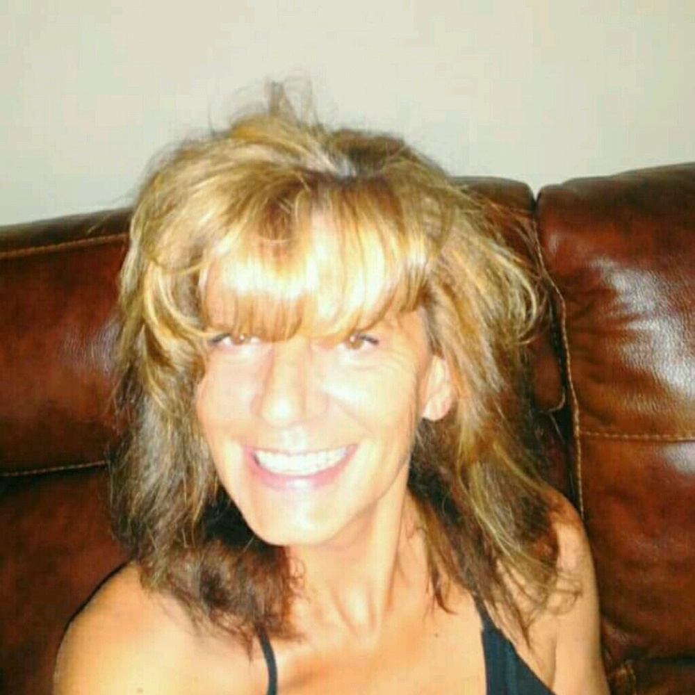 Meet your Posher, Lora